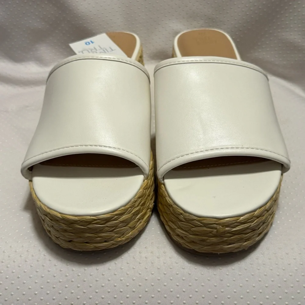 Time and Tru‎ White Tan Platform Slides Women’s Size 10 Slip On New